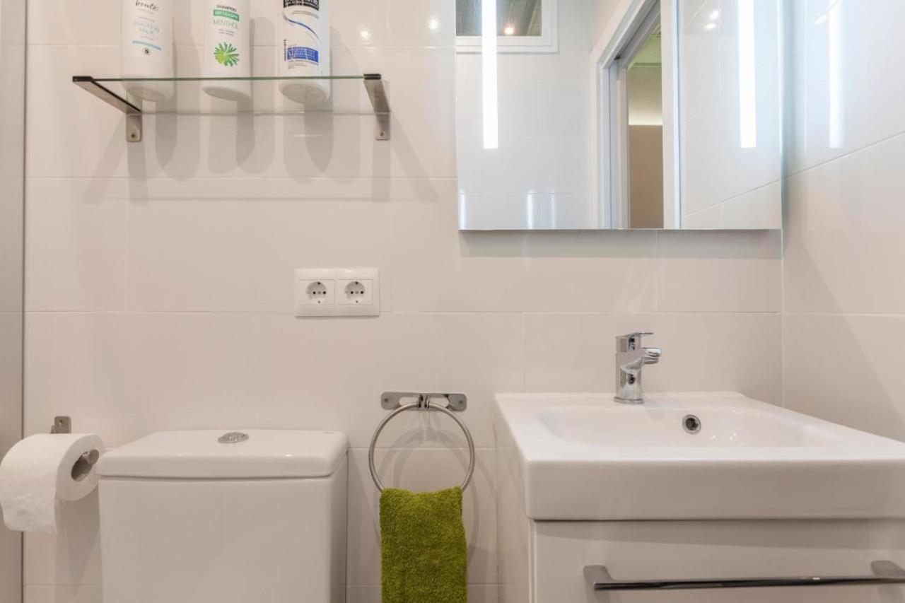 Wish Suite Pureza De Triana Sevilla Exterior photo
